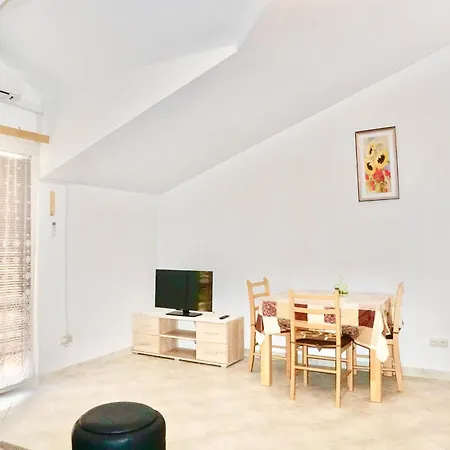 Rosette Trogir Appartement Seget Vranjica